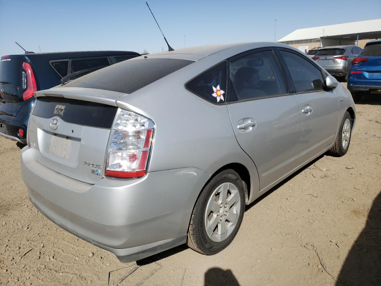Photo 4 from auction – 2006 TOYOTA PRIUS with VIN JTDKB20U067073287