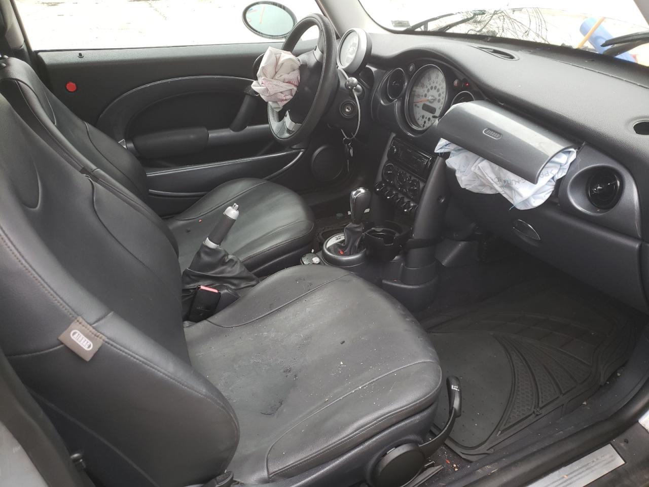Photo 5 from auction – 2004 MINI COOPER with VIN WMWRC33434TJ57232