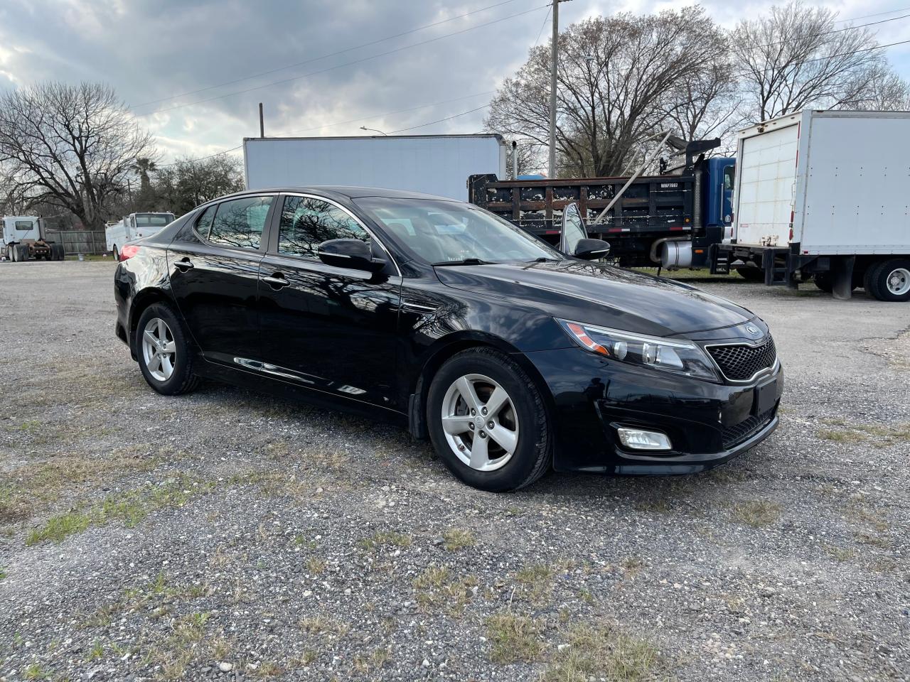 KIA OPTIMA LX 2015 with VIN KNAGM4A78F5654954 - Photo from auction