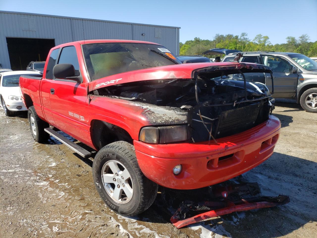 DODGE RAM 1500 2000 with VIN 1B7HF13Y0YJ102123 - Photo from auction