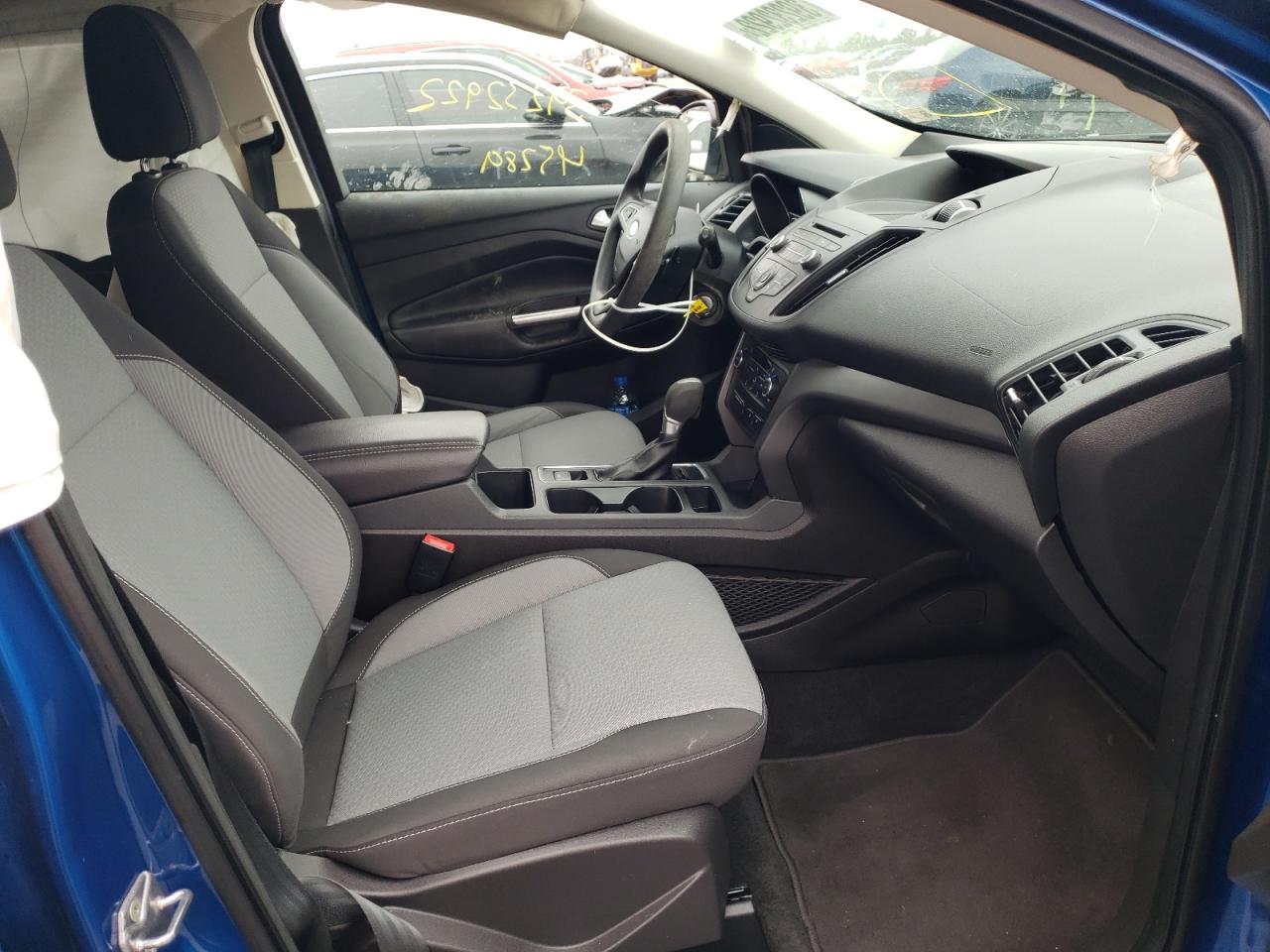 Photo 5 from auction – 2017 FORD ESCAPE SE with VIN 1FMCU9GD0HUC42155