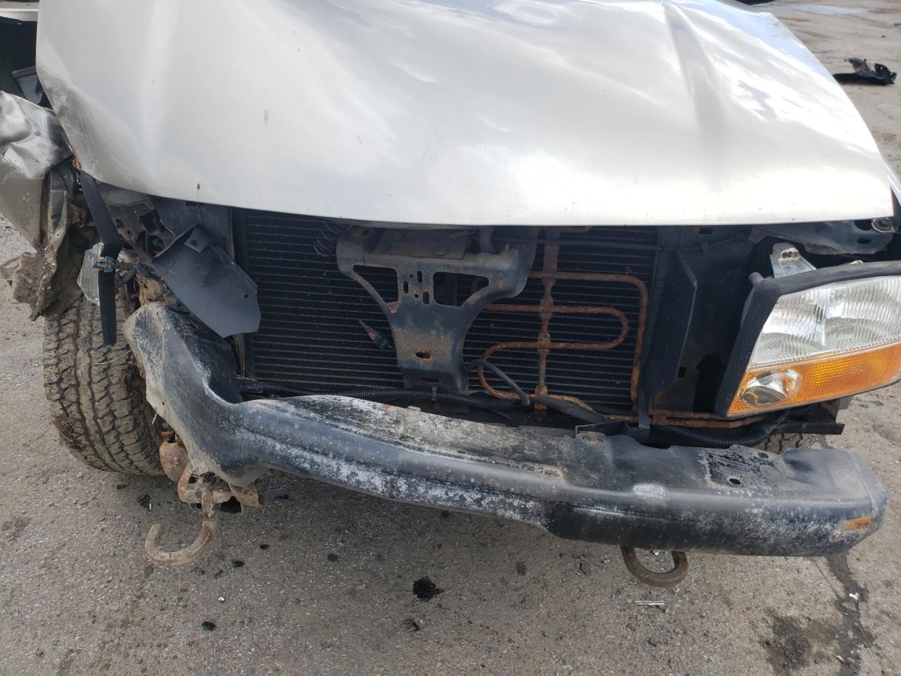 Photo 7 from auction – 2001 GMC JIMMY with VIN 1GKDT13W912172519