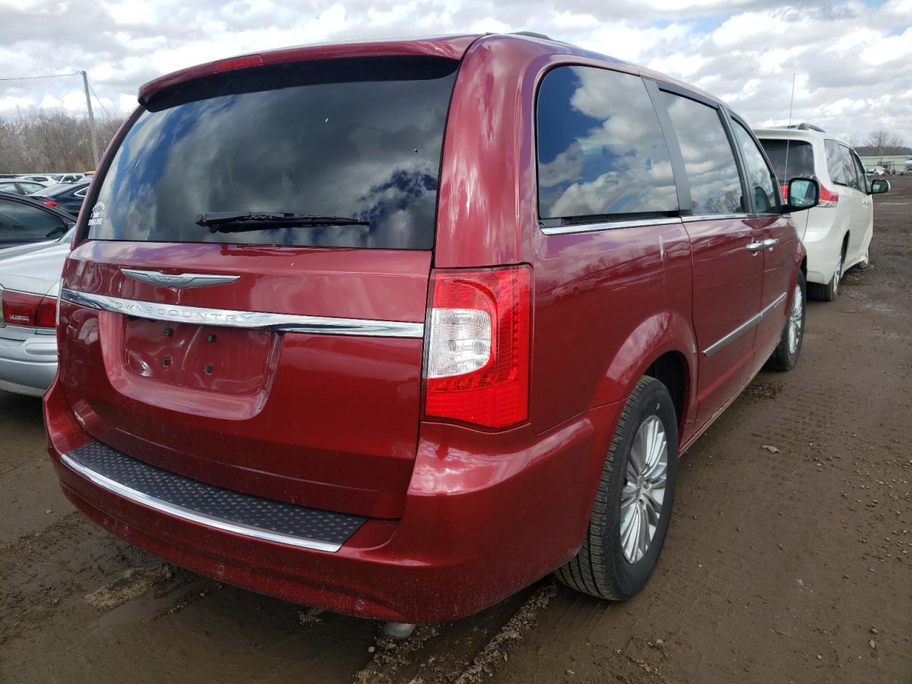 Photo 4 from auction – 2016 CHRYSLER TOWN & COU with VIN 2C4RC1CG4GR190852