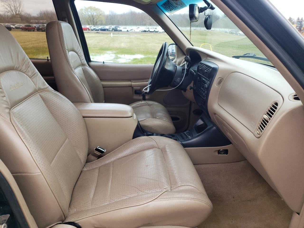 Photo 5 from auction – 1997 FORD EXPLORER with VIN 1FMDU35P9VUB33350