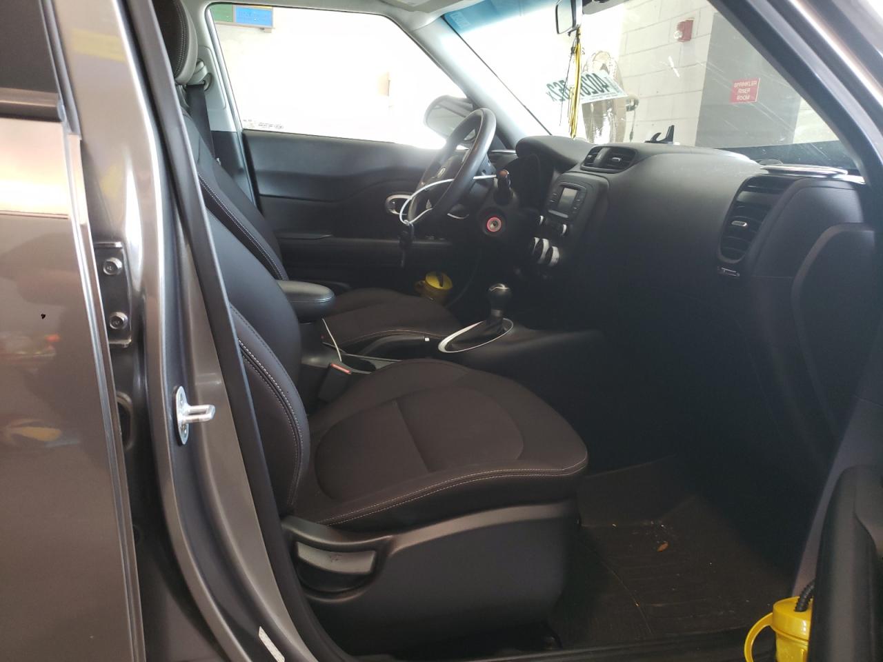 Photo 5 from auction – 2016 KIA SOUL with VIN KNDJN2A22G7338177