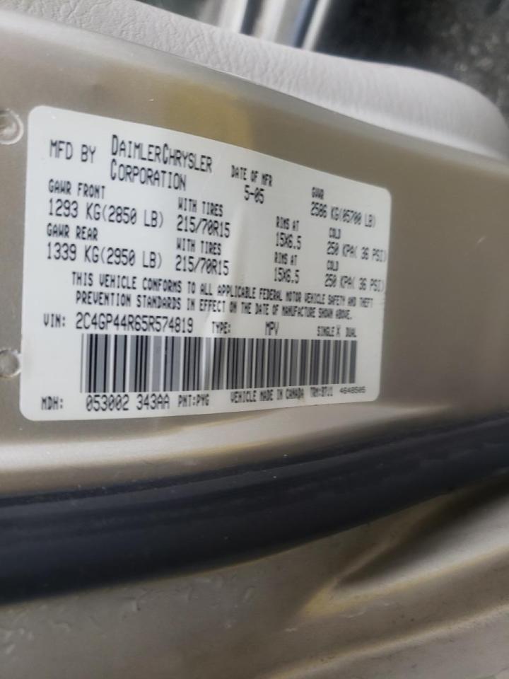 Photo 10 from auction – 2005 CHRYSLER TOWN & COU with VIN 2C4GP44R65R574819