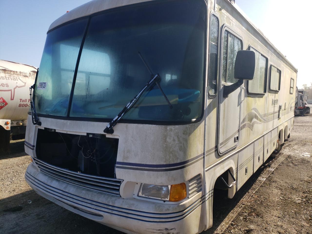Photo 2 from auction – 1998 ALGR MOTORHOME with VIN 3FCMF53G9VJA22106