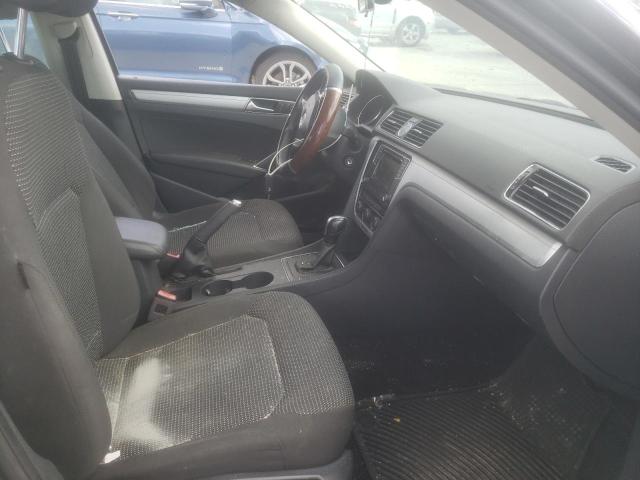 Photo 5 from auction – 2017 VOLKSWAGEN PASSAT S with VIN 1VWAT7A37HC040256