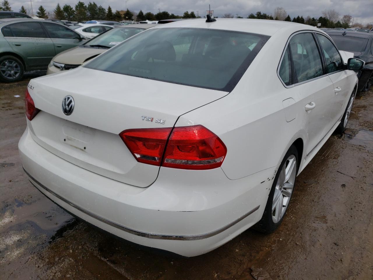 Photo 4 from auction – 2015 VOLKSWAGEN PASSAT SE with VIN 1VWBS7A33FC046866