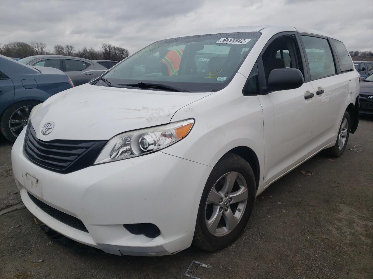Photo 2 from auction – 2017 TOYOTA SIENNA with VIN 5TDZZ3DC9HS804809
