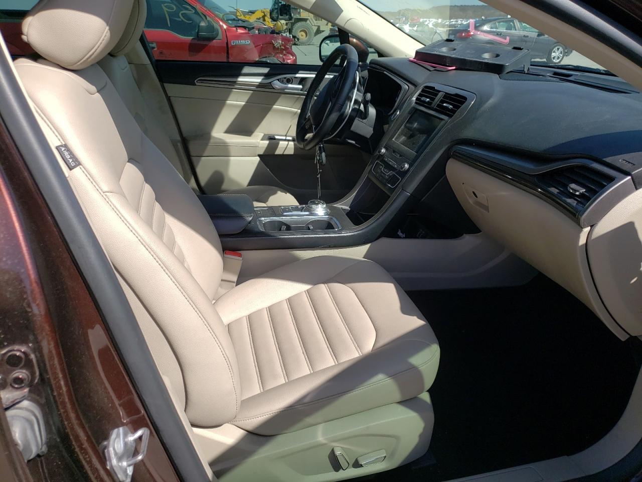 Photo 5 from auction – 2019 FORD FUSION SEL with VIN 3FA6P0CD2KR219782