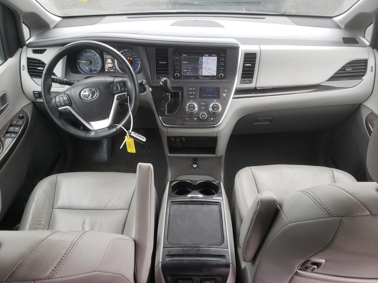 Photo 9 from auction – 2018 TOYOTA SIENNA XLE with VIN 5TDYZ3DC0JS947066
