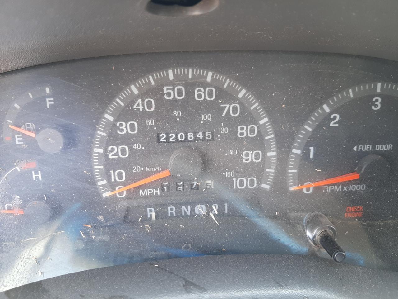 Photo 8 from auction – 1997 FORD F250 with VIN 1FTFX28L6VKC54257