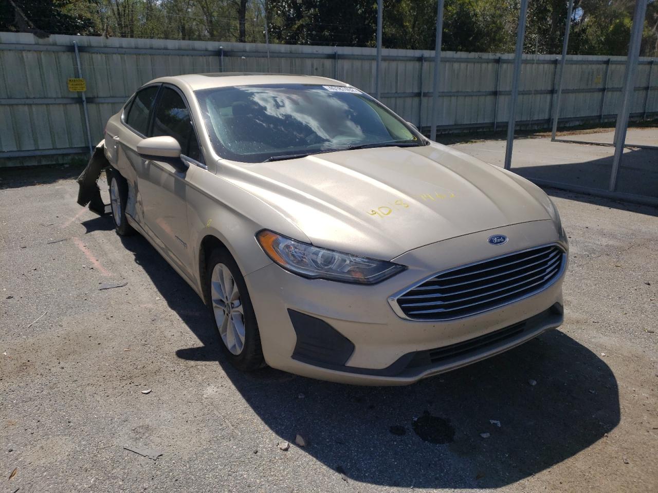 FORD FUSION SE 2019 with VIN 3FA6P0LU2KR138622 - Photo from auction
