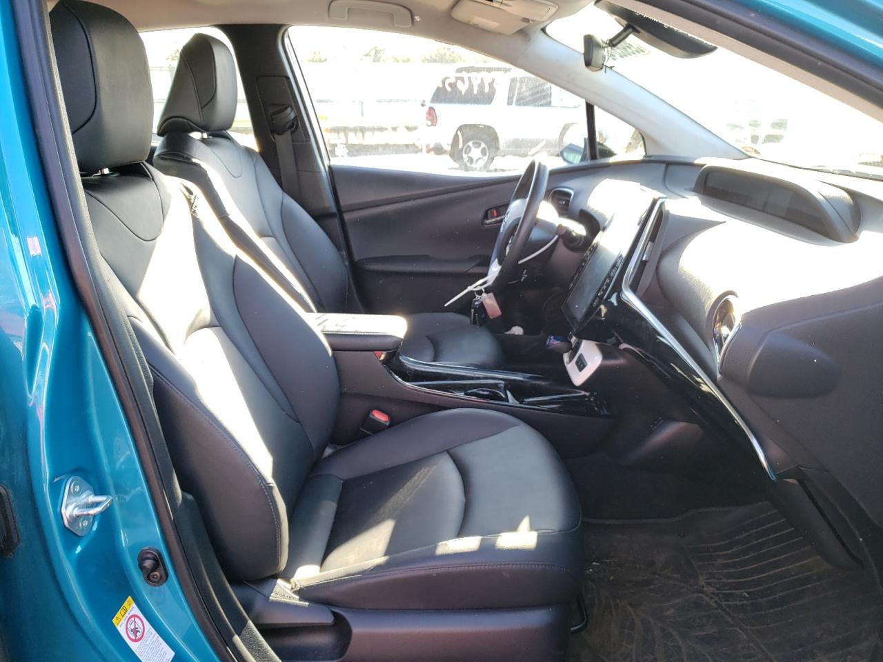 Photo 5 from auction – 2017 TOYOTA PRIUS PRIM with VIN JTDKARFP6H3042522