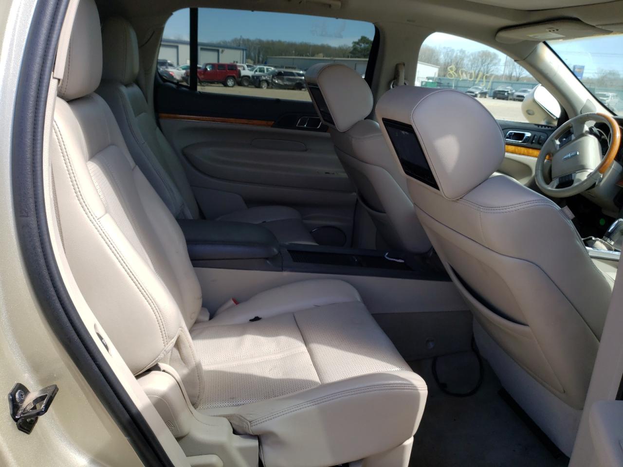 Photo 6 from auction – 2010 LINCOLN MKT with VIN 2LMHJ5AT0ABJ24033