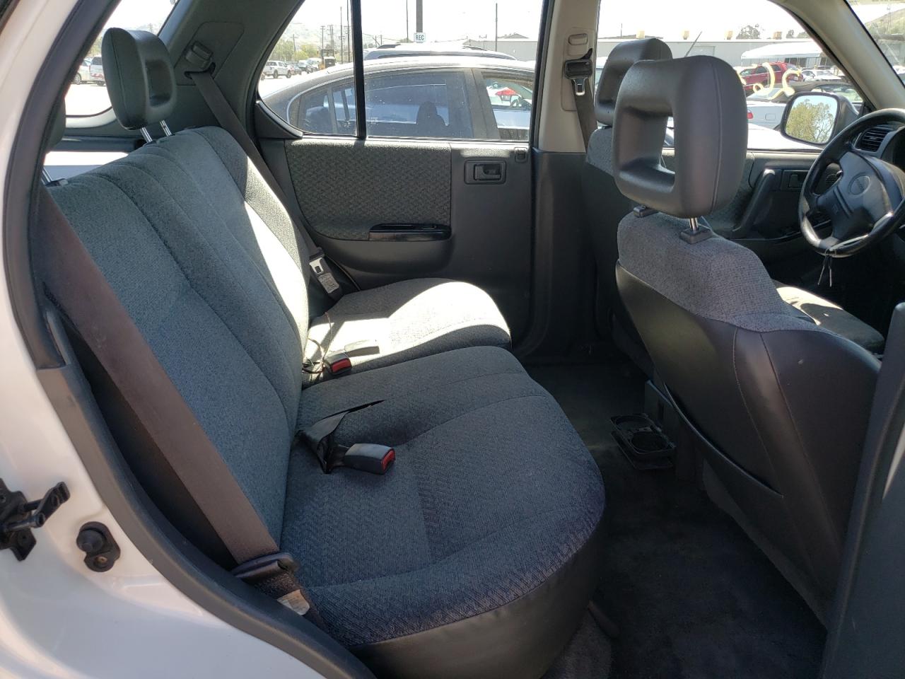 Photo 6 from auction – 1998 ISUZU RODEO S with VIN 4S2CK58W4W4313197