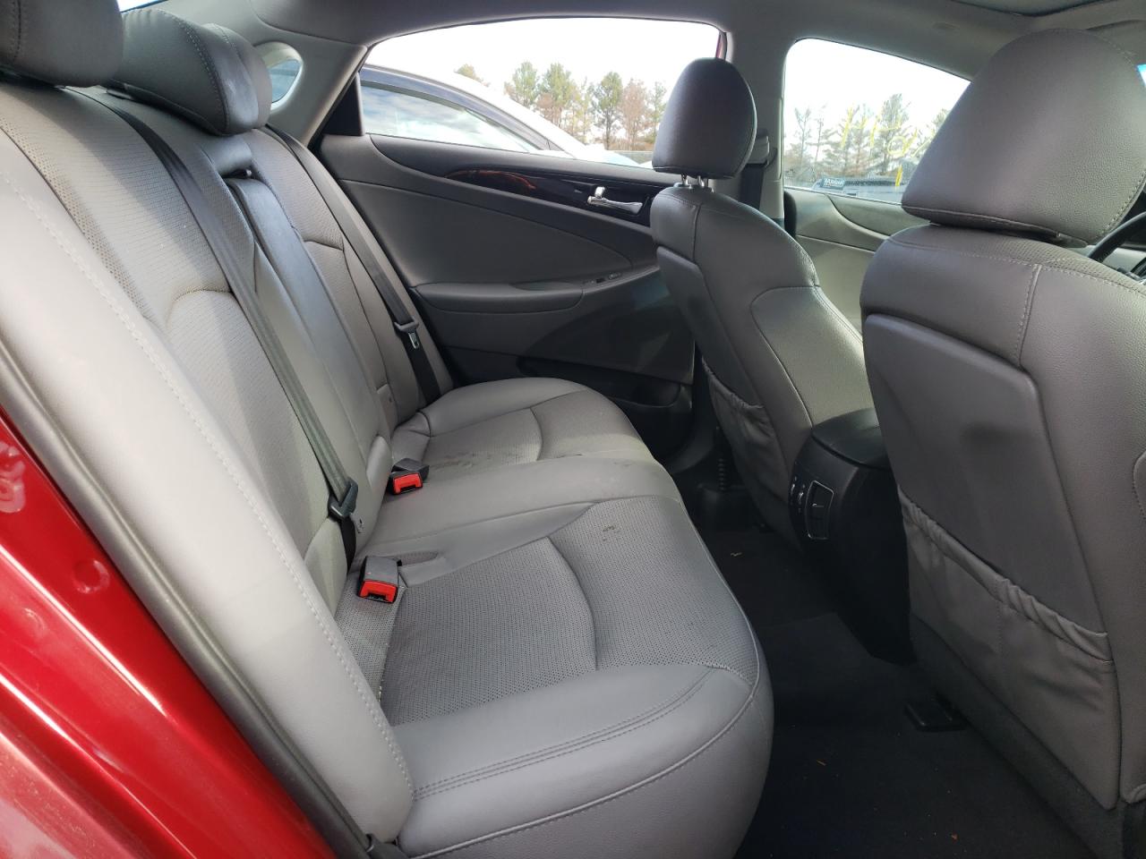 Photo 6 from auction – 2014 HYUNDAI SONATA SE with VIN 5NPEC4AC1EH942856