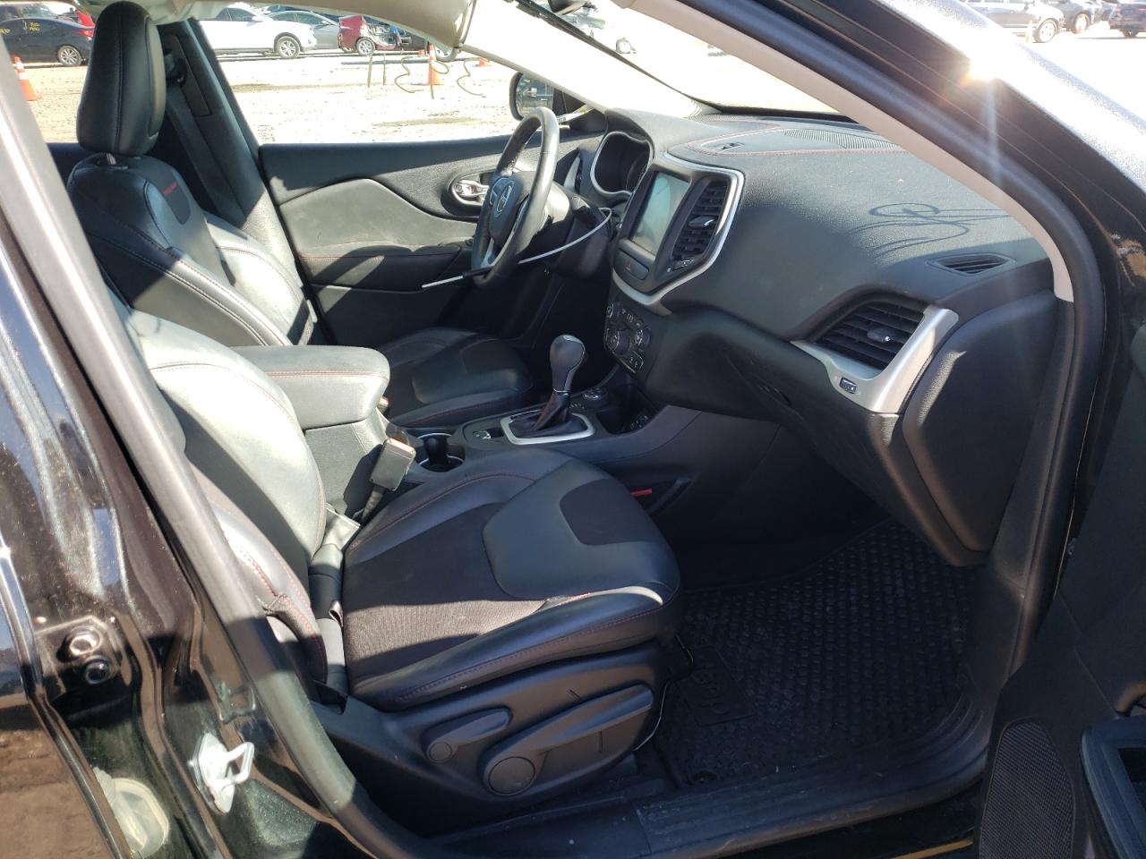 Photo 5 from auction – 2016 JEEP CHEROKEE T with VIN 1C4PJMBS6GW293203