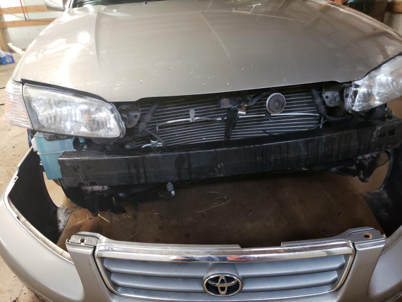 Photo 9 from auction – 2000 TOYOTA CAMRY CE with VIN JT2BG22K3Y0471885