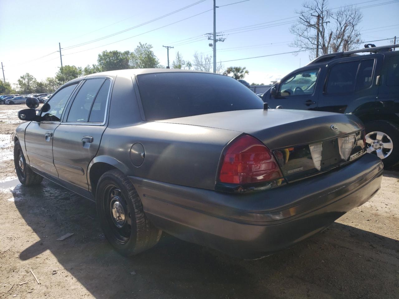 Photo 3 from auction – 2007 FORD CROWN VICT with VIN 2FAHP71W77X159240