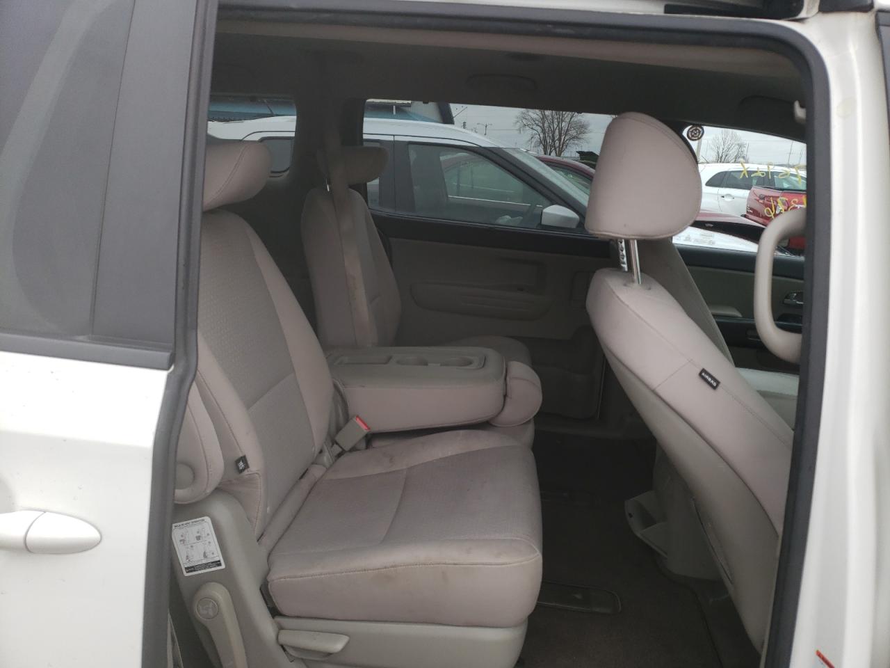 Photo 6 from auction – 2016 KIA SEDONA LX with VIN KNDMB5C15G6089441