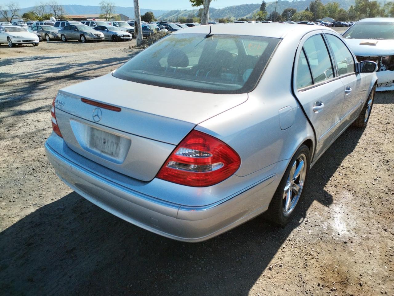 Photo 4 from auction – 2003 MERCEDES-BENZ E 320 with VIN WDBUF65J63X099616
