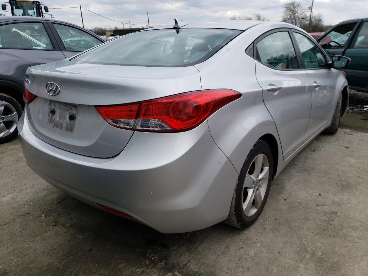Photo 4 from auction – 2011 HYUNDAI ELANTRA GL with VIN KMHDH4AE0BU142139