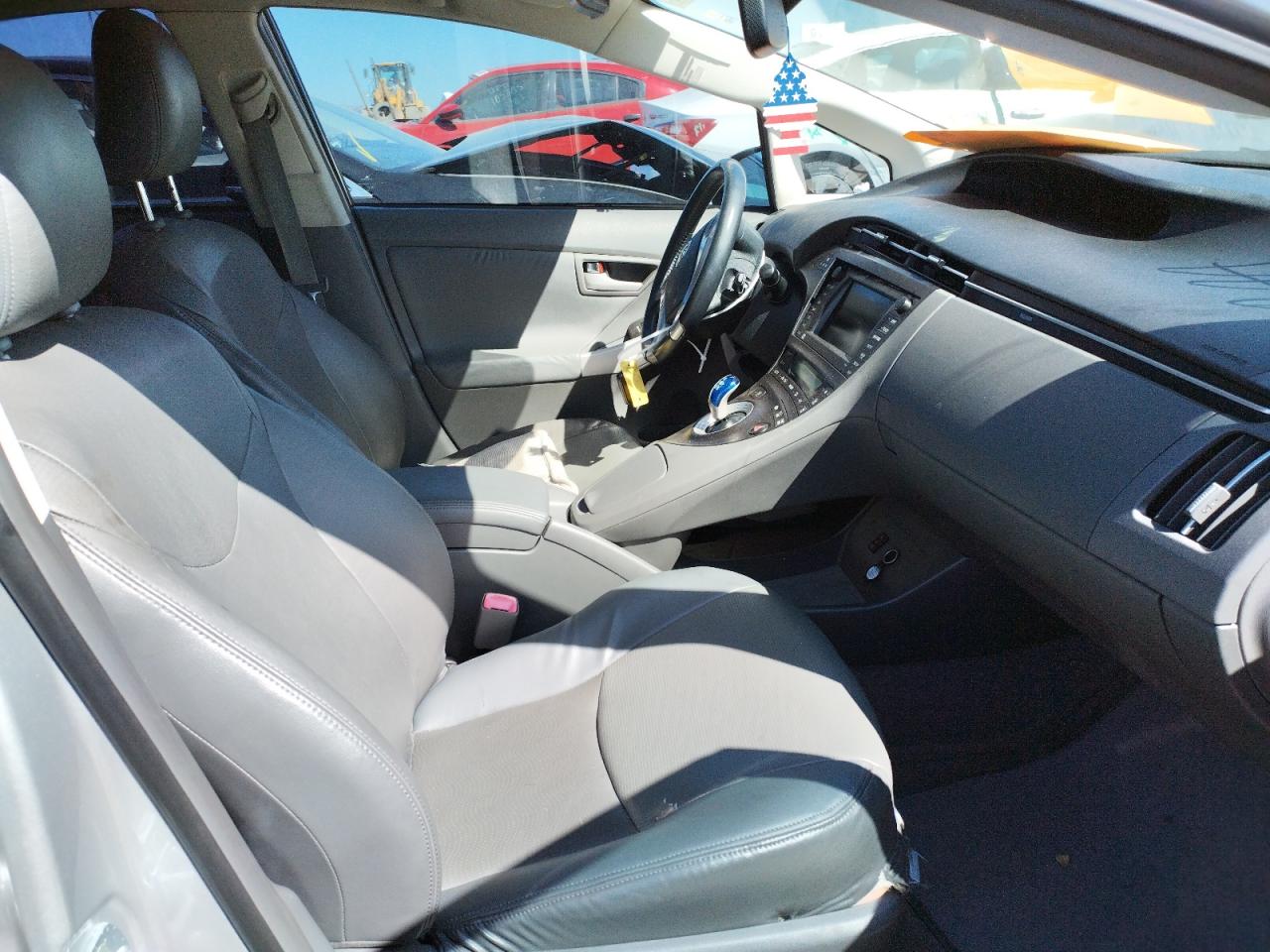 Photo 5 from auction – 2010 TOYOTA PRIUS with VIN JTDKN3DU7A0014620