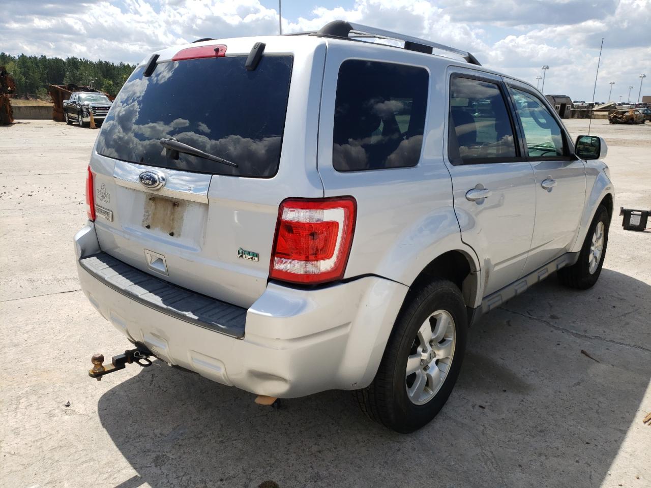 Photo 4 from auction – 2010 FORD ESCAPE LIM with VIN 1FMCU0EG5AKC23210