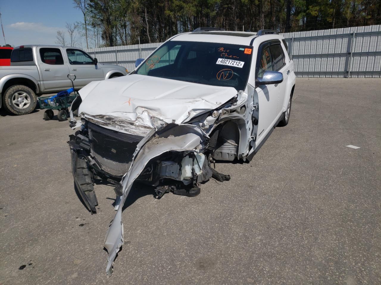Photo 2 from auction – 2017 GMC TERRAIN SL with VIN 2GKALPEK8H6104905