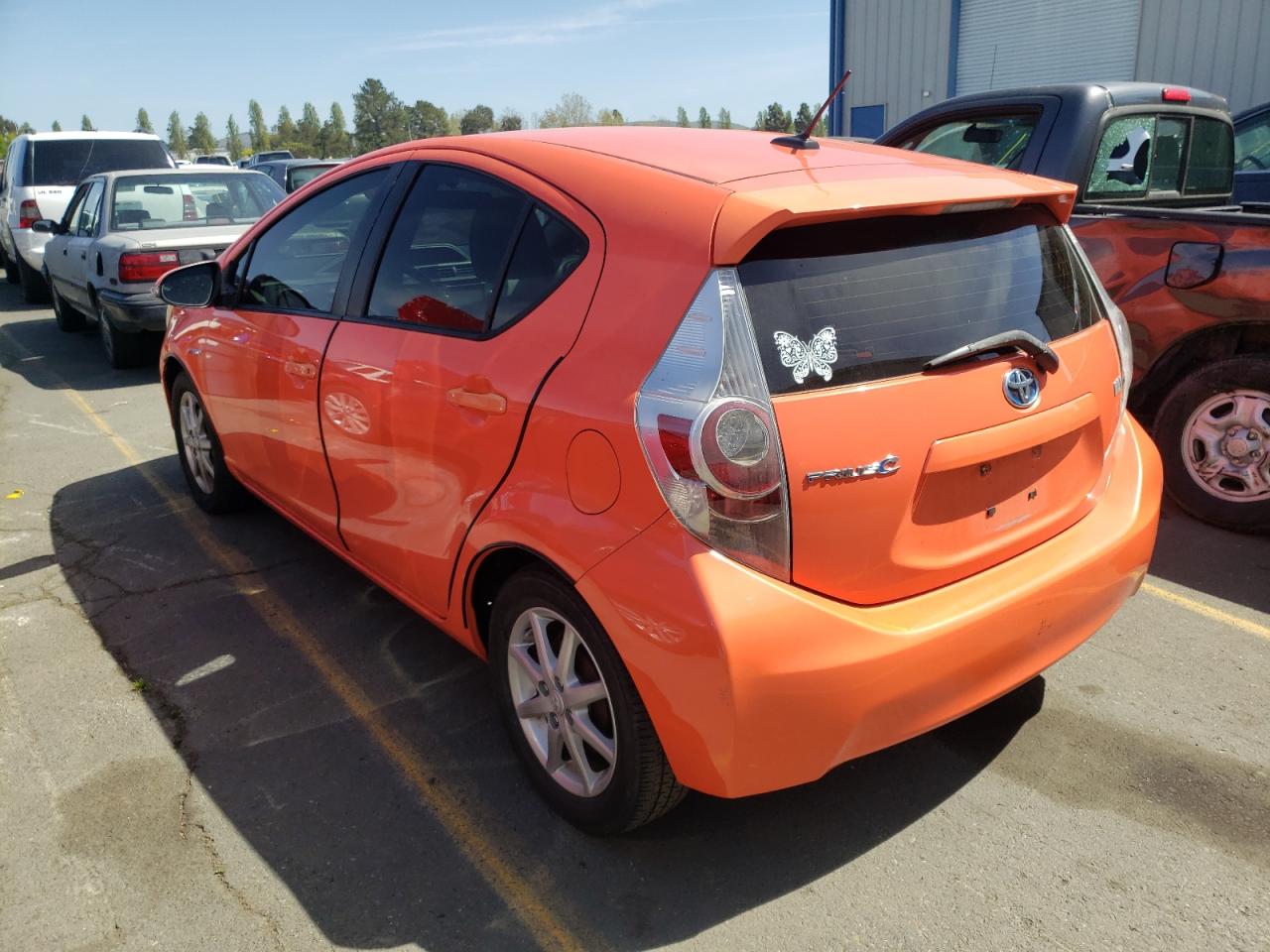 Photo 3 from auction – 2012 TOYOTA PRIUS C with VIN JTDKDTB30C1013383