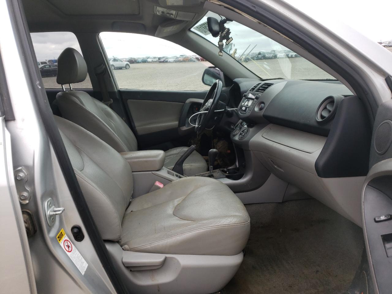 Photo 5 from auction – 2007 TOYOTA RAV4 LIMIT with VIN JTMZK31V976003970