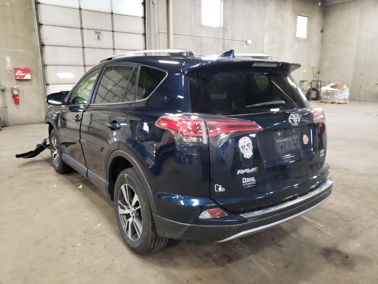 Photo 3 from auction – 2018 TOYOTA RAV4 ADVEN with VIN JTMRFREV8JD222407
