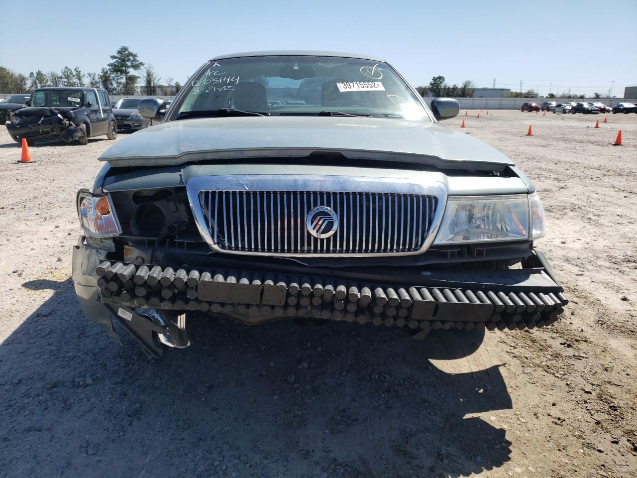 Photo 9 from auction – 2005 MERCURY GRAND MARQ with VIN 2MEFM75W05X635022
