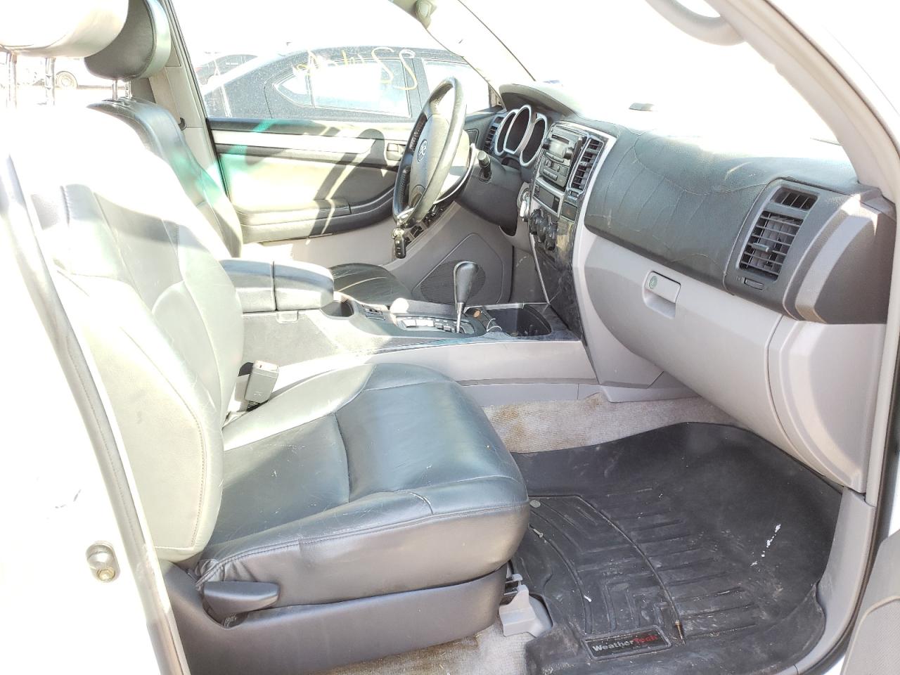Photo 5 from auction – 2004 TOYOTA 4RUNNER SR with VIN JTEBT14RX48012576