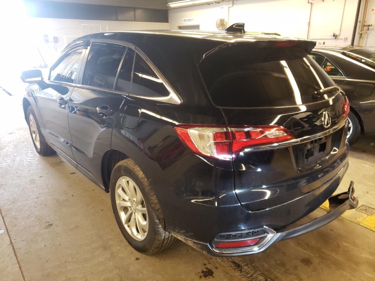 Photo 3 from auction – 2017 ACURA RDX TECHNO with VIN 5J8TB4H55HL004250