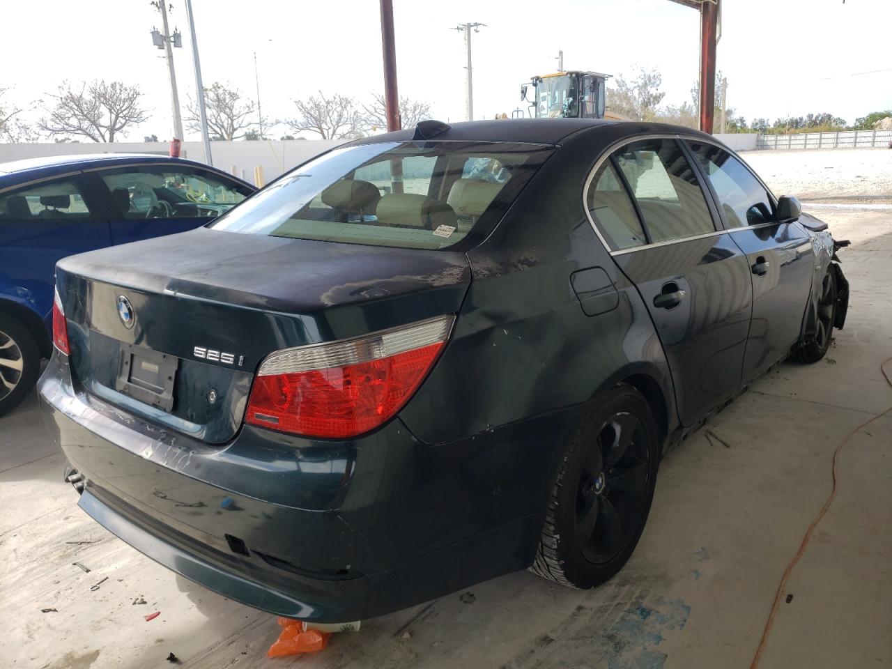 Photo 4 from auction – 2007 BMW 525 I with VIN WBANE53517CW62803