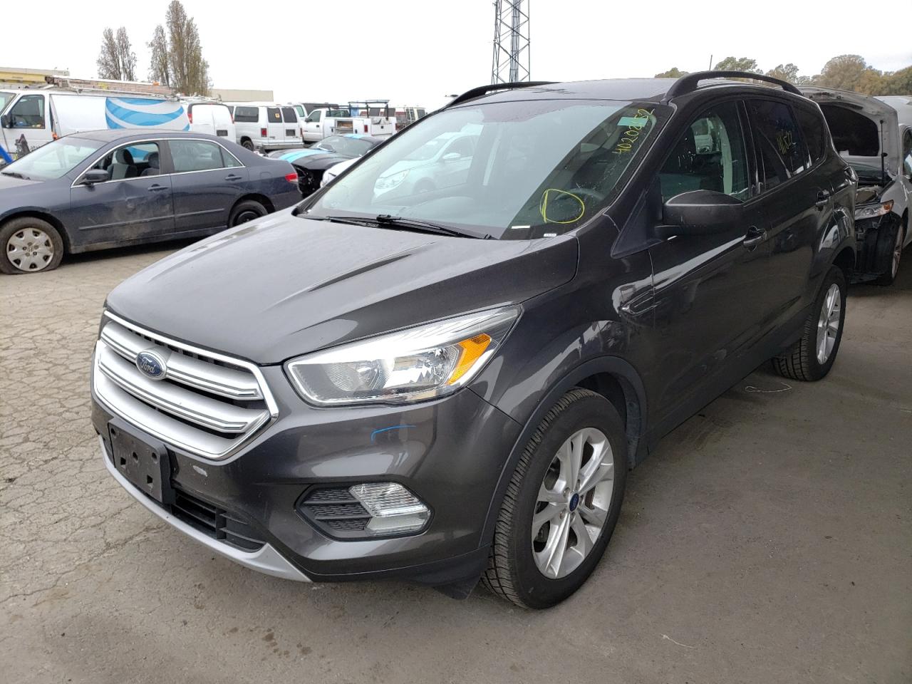 Photo 2 from auction – 2018 FORD ESCAPE SE with VIN 1FMCU0GD2JUA72124