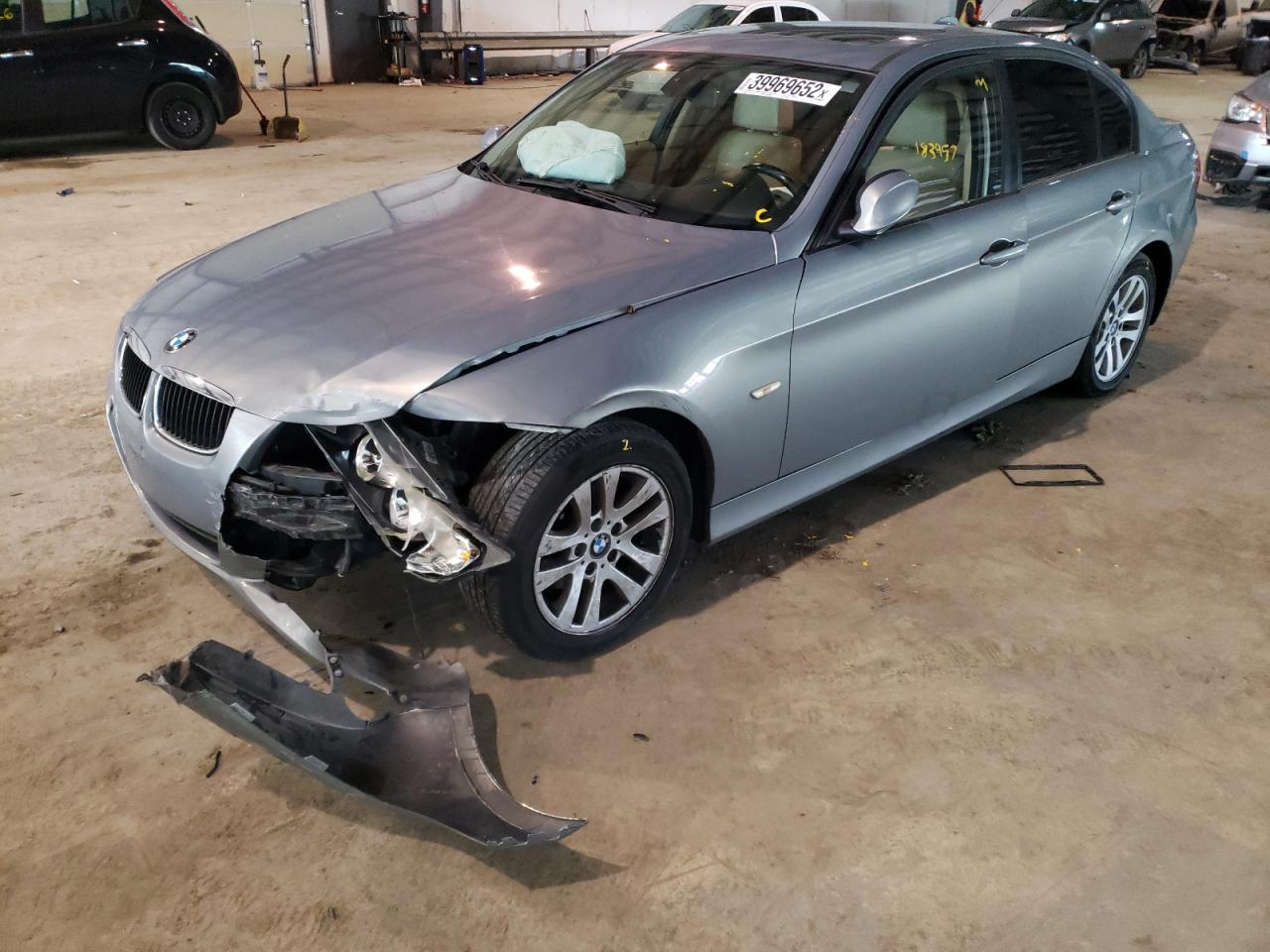 Photo 2 from auction – 2006 BMW 325 XI with VIN WBAVD135X6KV02449