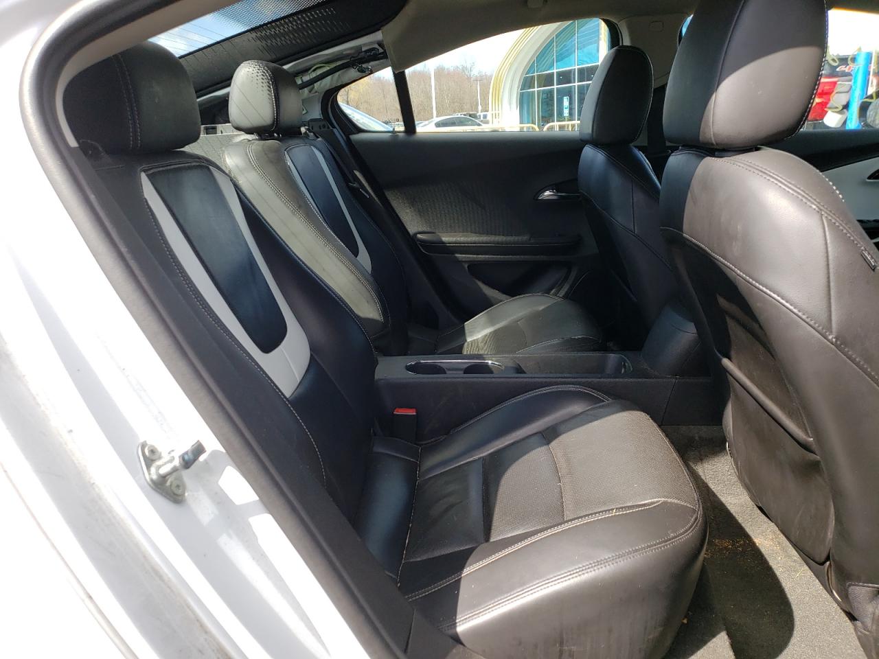Photo 6 from auction – 2012 CHEVROLET VOLT with VIN 1G1RD6E44CU100327
