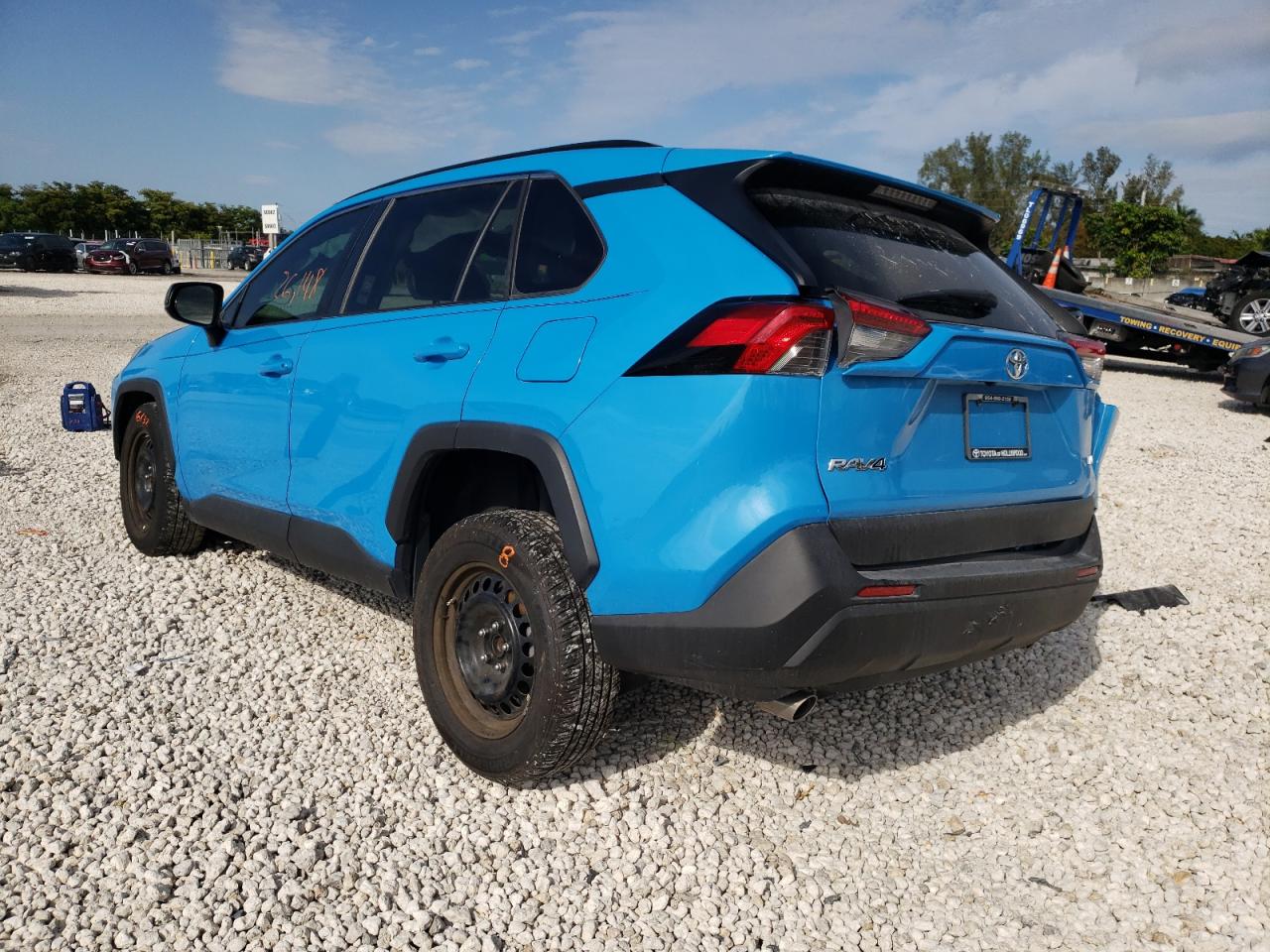 Photo 3 from auction – 2019 TOYOTA RAV4 LE with VIN 2T3H1RFV6KW012983