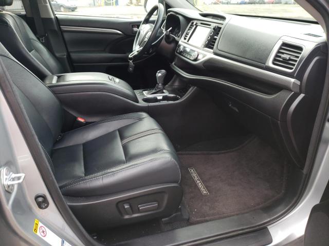 Photo 5 from auction – 2017 TOYOTA HIGHLANDER with VIN 5TDJZRFH1HS471899