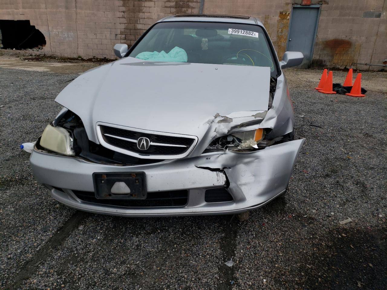 Photo 9 from auction – 2000 ACURA 3.2TL with VIN 19UUA5663YA002596