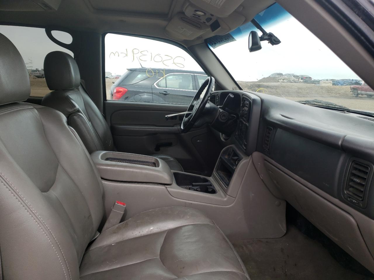 Photo 5 from auction – 2005 CHEVROLET AVALANCHE with VIN 3GNEK12T05G284530