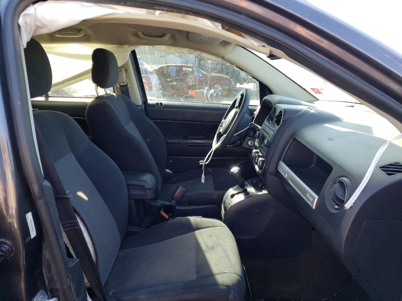 Photo 5 from auction – 2017 JEEP COMPASS SP with VIN 1C4NJCBA0HD147062