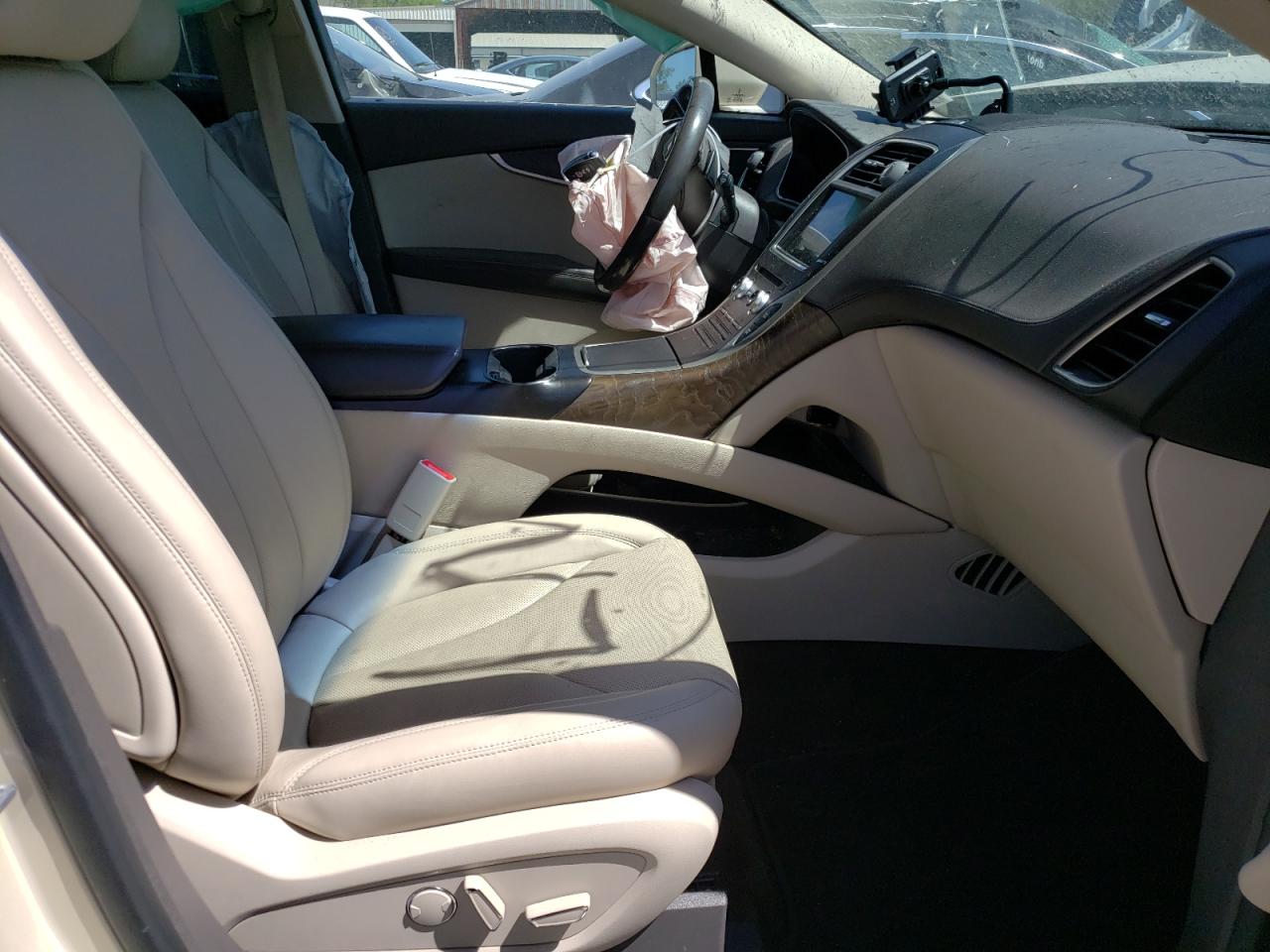 Photo 5 from auction – 2018 LINCOLN MKX RESERV with VIN 2LMPJ6LR2JBL41456