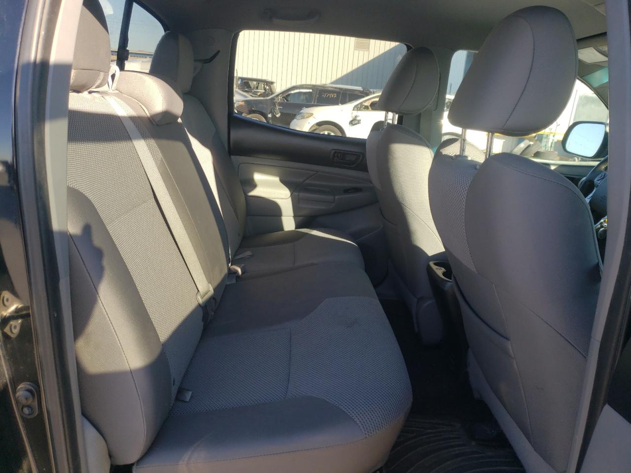 Photo 6 from auction – 2014 TOYOTA TACOMA DOU with VIN 3TMLU4EN6EM156447