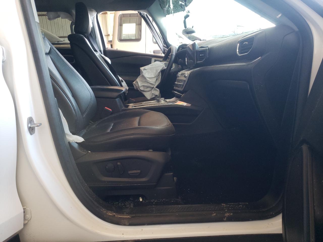 Photo 5 from auction – 2020 FORD EXPLORER X with VIN 1FMSK7DH1LGD16414