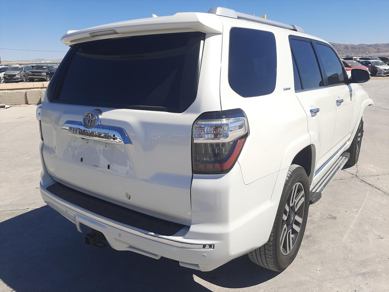 Photo 4 from auction – 2015 TOYOTA 4RUNNER SR with VIN JTEBU5JR0F5272773